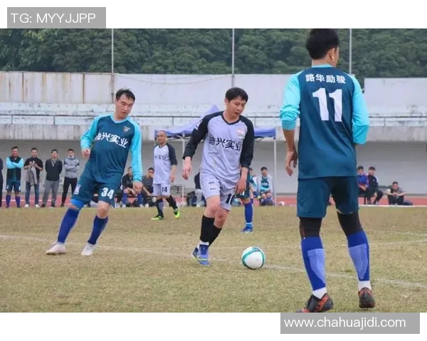 深圳足球队在邀请赛中以95分稳居积分榜首位展现强劲实力